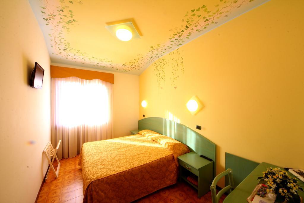 La Favorita Apricale B&B & Ristorante Δωμάτιο φωτογραφία